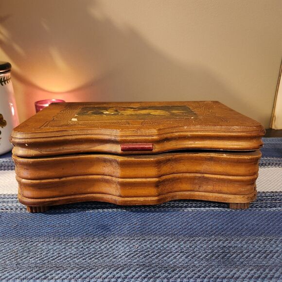 Vintage Carved Wooden Jewelry Trinket Box with Hunting Spaniel Dog Decal/Litho - Picture 5 of 9